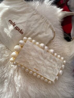 CULT GAIA EOS Iridescent Pearl-Trim Lucite Box Clutch Bag NWT! 🤍